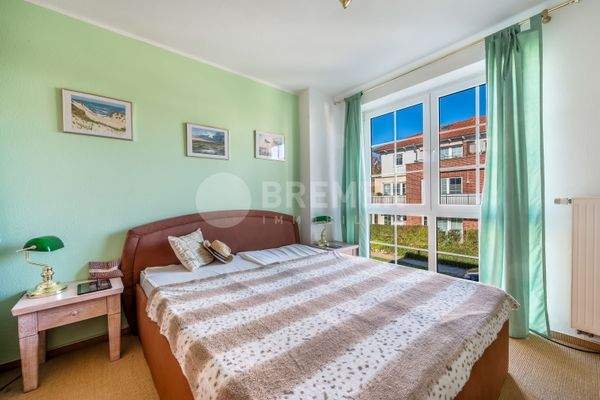 Zimmer 1 mit Balkon, OG