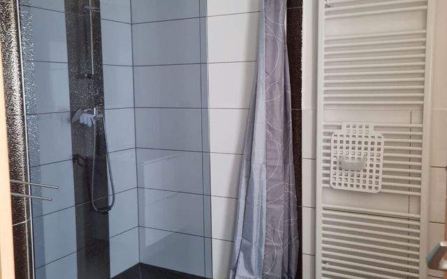 23 Zimmer mieten in Stuttgart WG Zimmer möbliert Zeitwohnen urbanbnb.jpeg