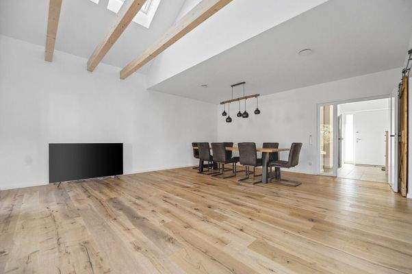 Wohn- und Esszimmer II