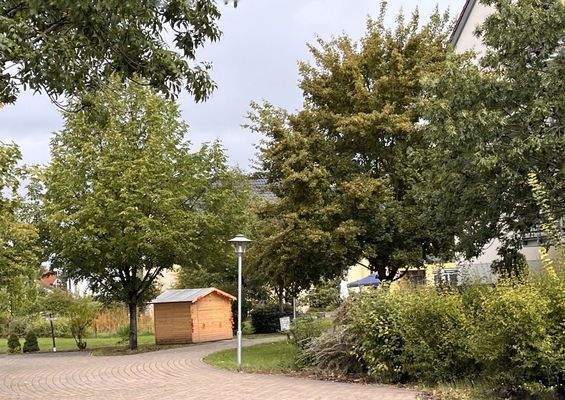 ... mit schönem Garten 