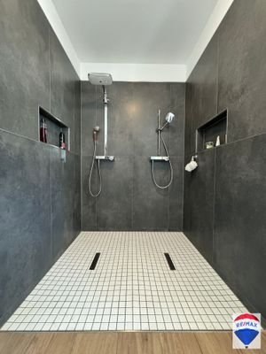 Badezimmer EG