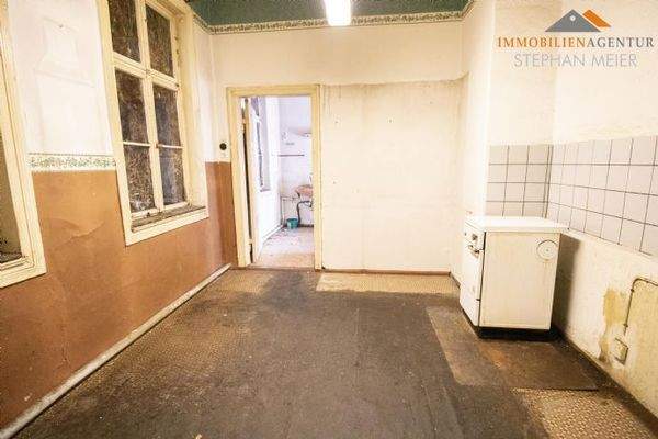 Rechter Eingang - Wohnung OG Küche