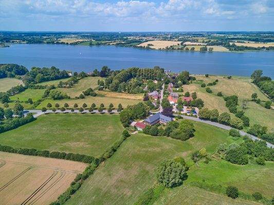 Drohnenfoto über dem Grundstück