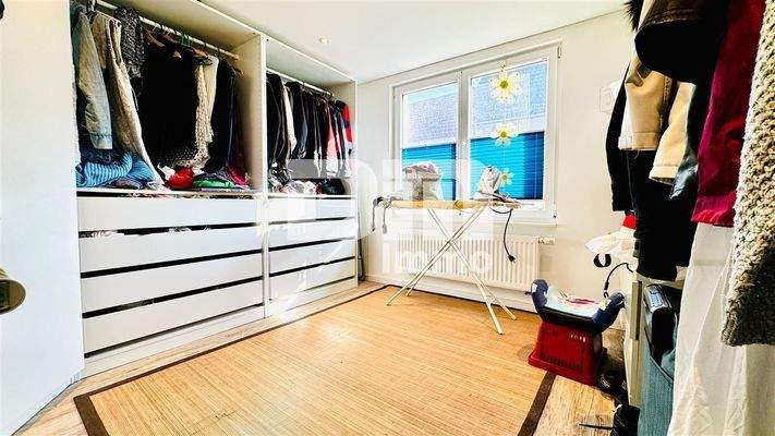 OG Schlafzimmer mit Ankleide / Büro