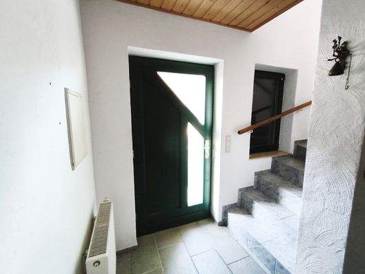 Haus rechts EG zu OG Treppenbereich