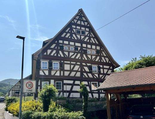 seitliche Gebäudeansicht