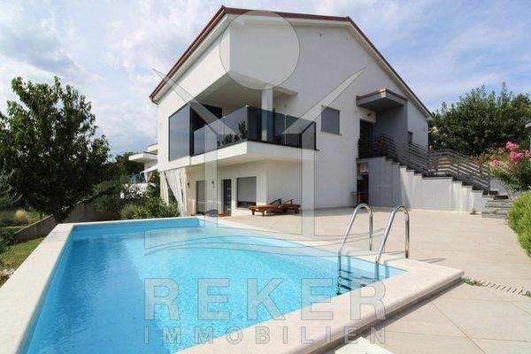 Ein begehrenswertes Luxus-Leben erwartet Sie hier