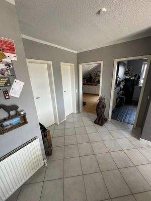 22 Flur - links Schlafzimmer rechts Arbeitszimmer
