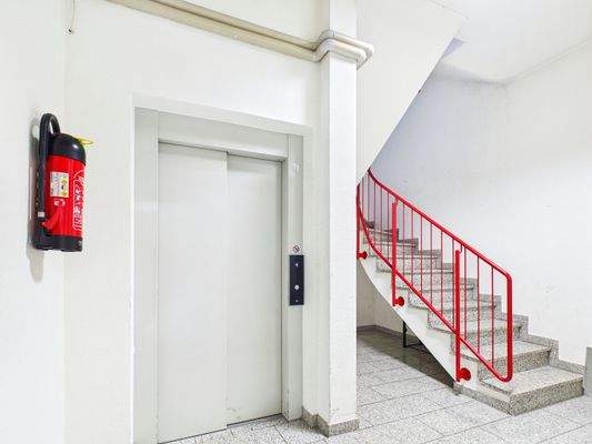 Aufzug Treppenhaus