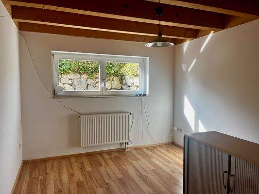 Im Kellergeschoss sind vier Räume