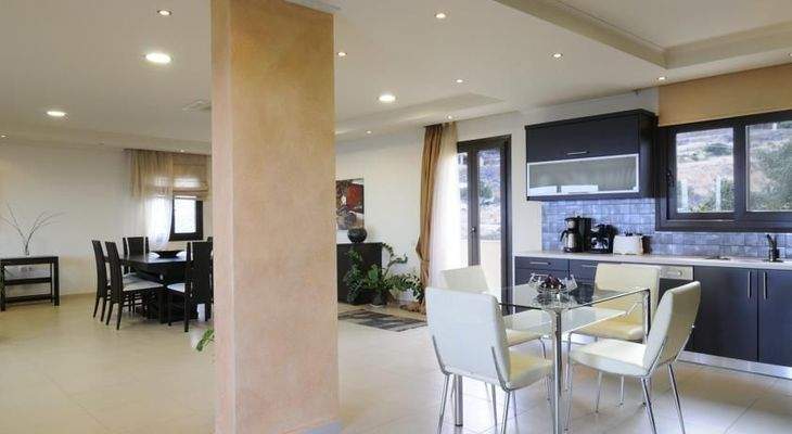 Haus auf Kreta mit Panoramablick auf die Bucht von Elounda