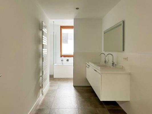 Großes Gästebadezimmer