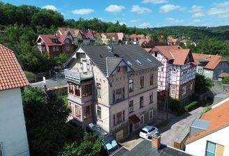 Rückansicht des Hauses mit Blick ins Grüne