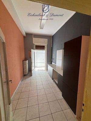 Küche mit Seiteneingang