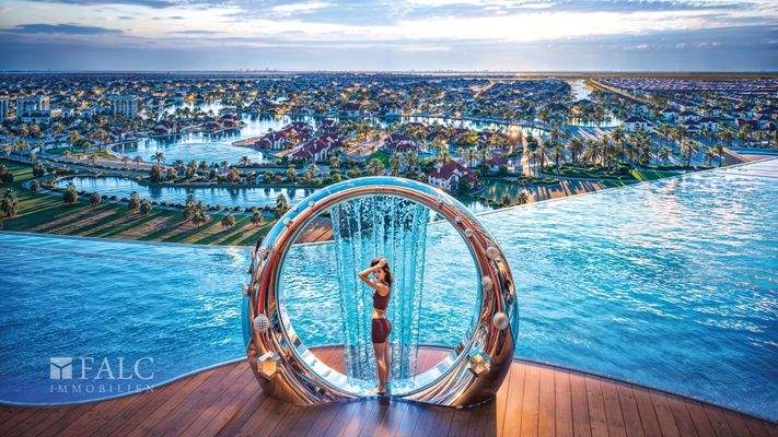 Pool mit Regendusche