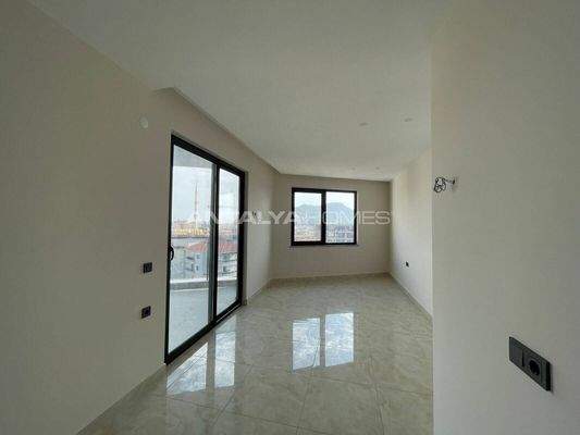 Apartments with Pool and Parking near the Beach in Alanya