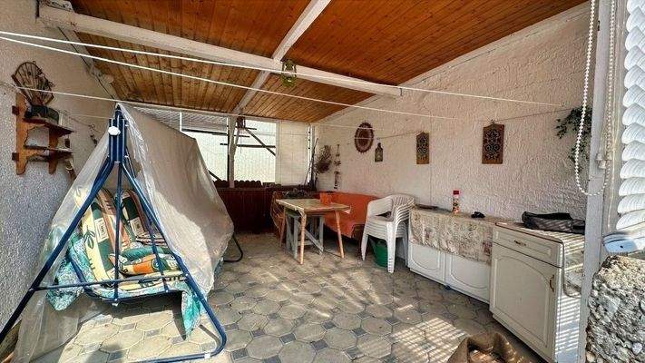 Überdachte Sitzmöglichkeit