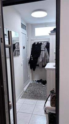 1. Diele mit Sicherheitstür