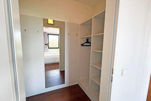 Begehbarer Kleiderschrank