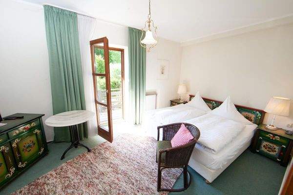 GZ-Zimmer-mit-Balkon-2