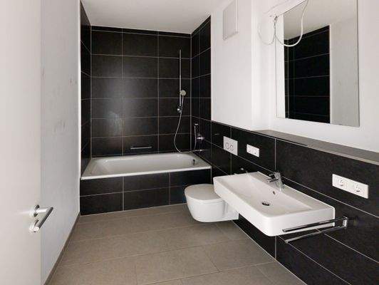 Badezimmer mit Badewanne