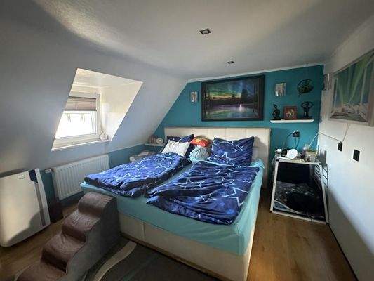 Schlafzimmer DG