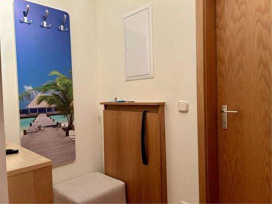 Garderobe mit Einbauschrank