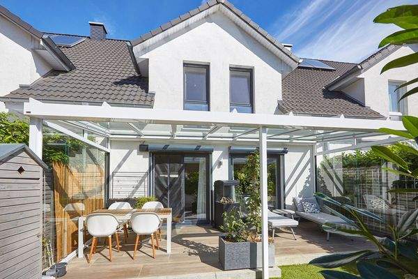 Überdachte Süd-Terrasse