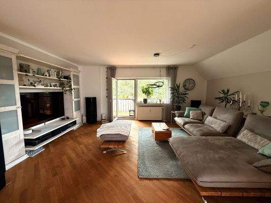 6 Wohnzimmer