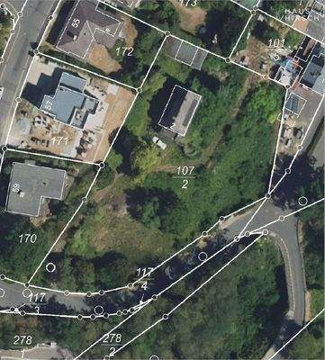 Großes, vielseitiges Baugrundstück