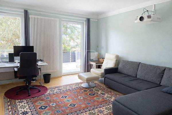 Helles Zimmer mit Terrasse im 1. OG