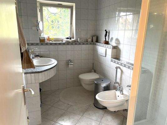 19_OG_Bad m. Dusche.jpg