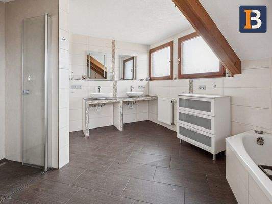 Badezimmer Dachgeschoss