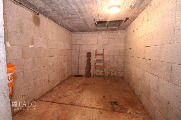 UG Holzabwurf Garage