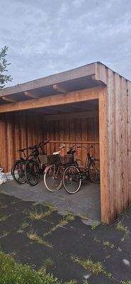 Stellplatz im Hof überdacht 