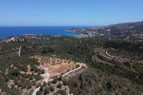 Kreta, Tsivaras: Grundstück in malerischer Lage mit Meerblick zu verkaufen