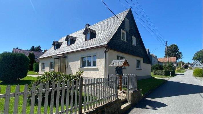 Front- und Seitenansicht