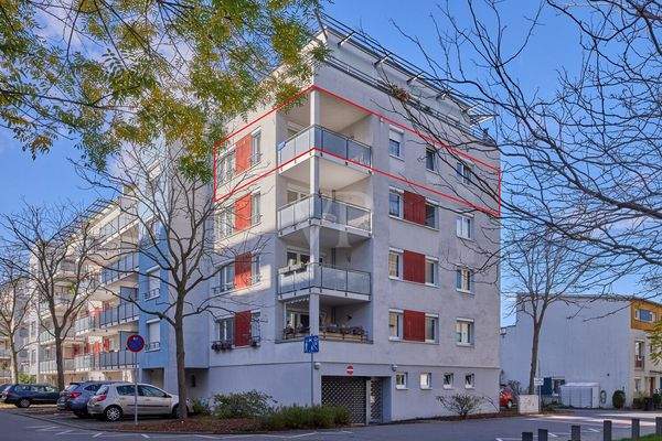 Hausansicht mit Tiefgarage