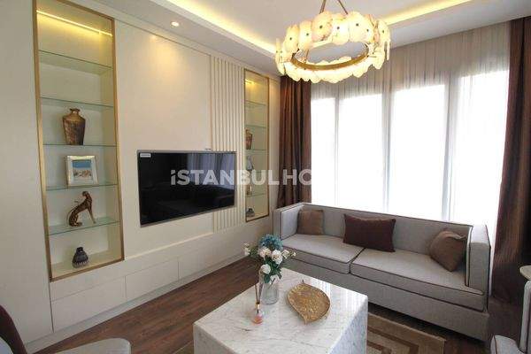 Stylish Flats in a Complex with Pool in Bağcılar Istanbul