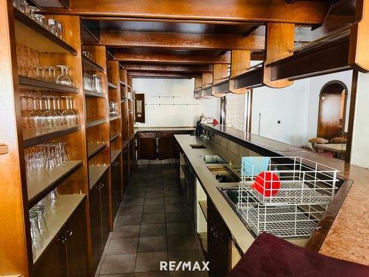 Schankraum mit Gäastebereich