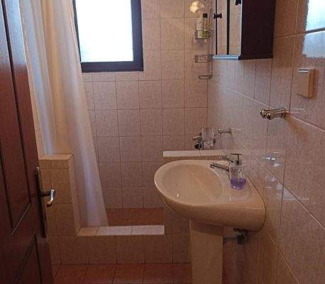 MIT VIDEO! Kreta, Plaka: Villa mit traditionellen Elementen und Meerblick zu verkaufen