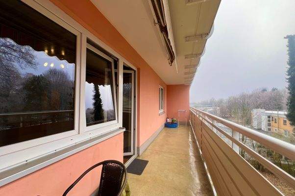 Großzügiger Balkon