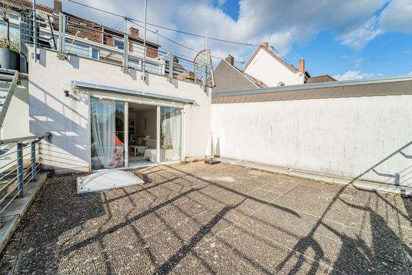 _Großzügige Terrasse ersten OG 