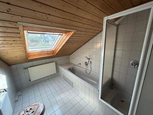 Bad Dachgeschoss.JPG