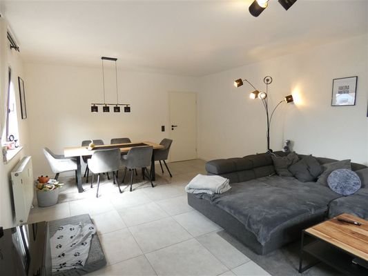 Wohn-/ Esszimmer