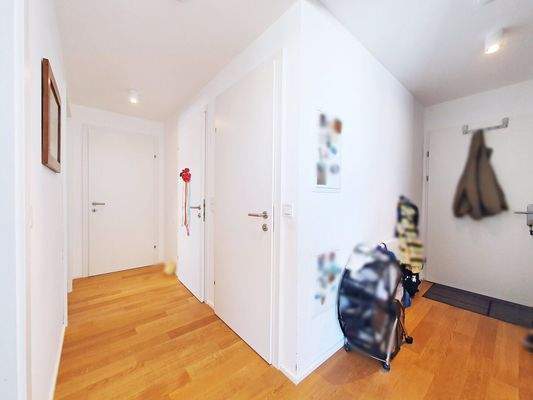 Vorraum = Zentral begehbar