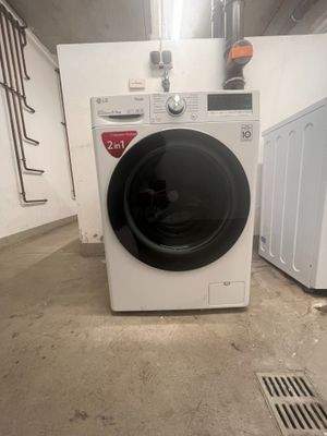 Waschmaschine/Waschraum