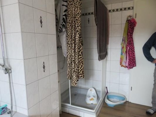 EG: Dusche