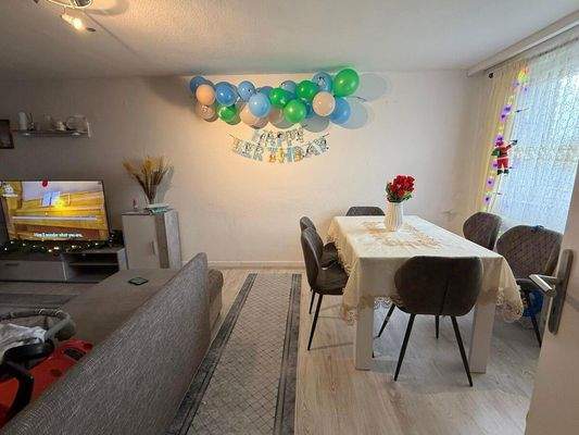 Wohn-/Esszimmer weitere Ansicht (DG)