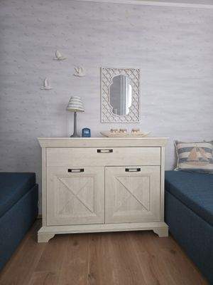 Schlafraum 2 mit Fenster zur Loggia